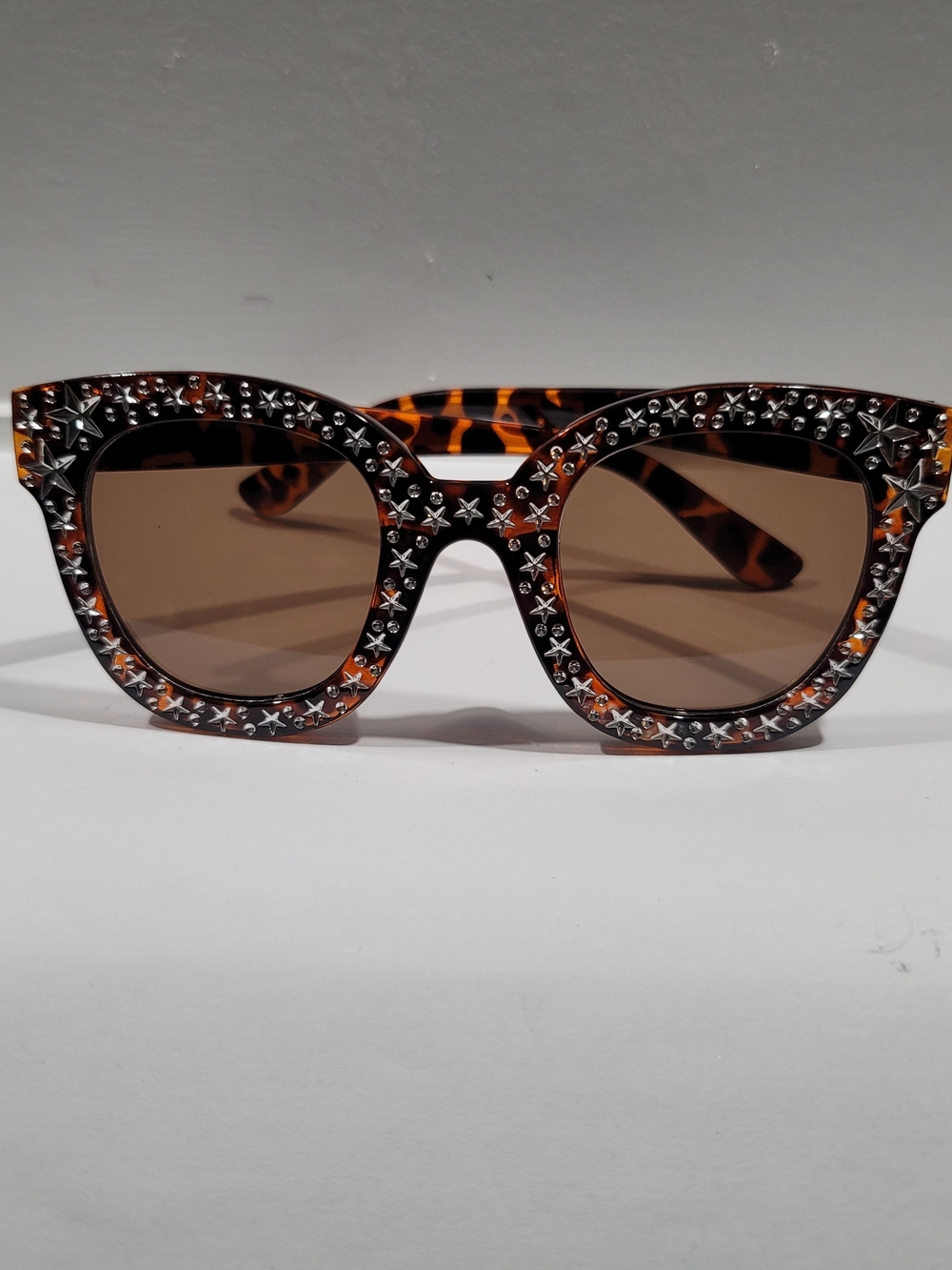 Tortoiseshell Star-Studded Sunglasses - Brown Lenses